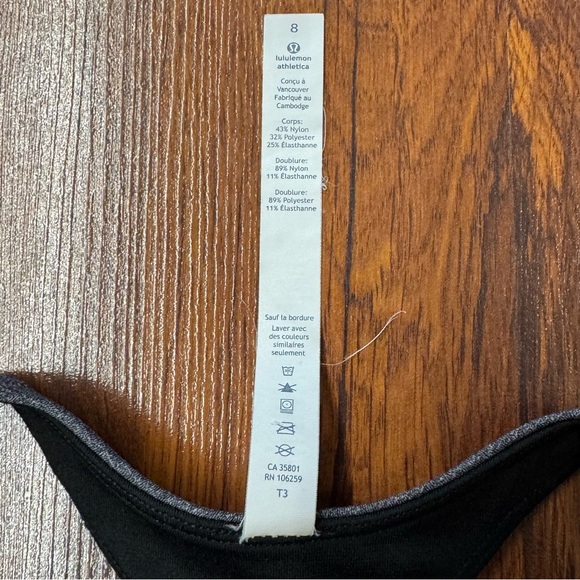 🖤 Lululemon “In training” High Neck Built-In Bra Tank Size: 8 - Picture 9 of 11